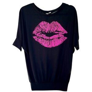 Hot Pink Lips Top. Size Medium